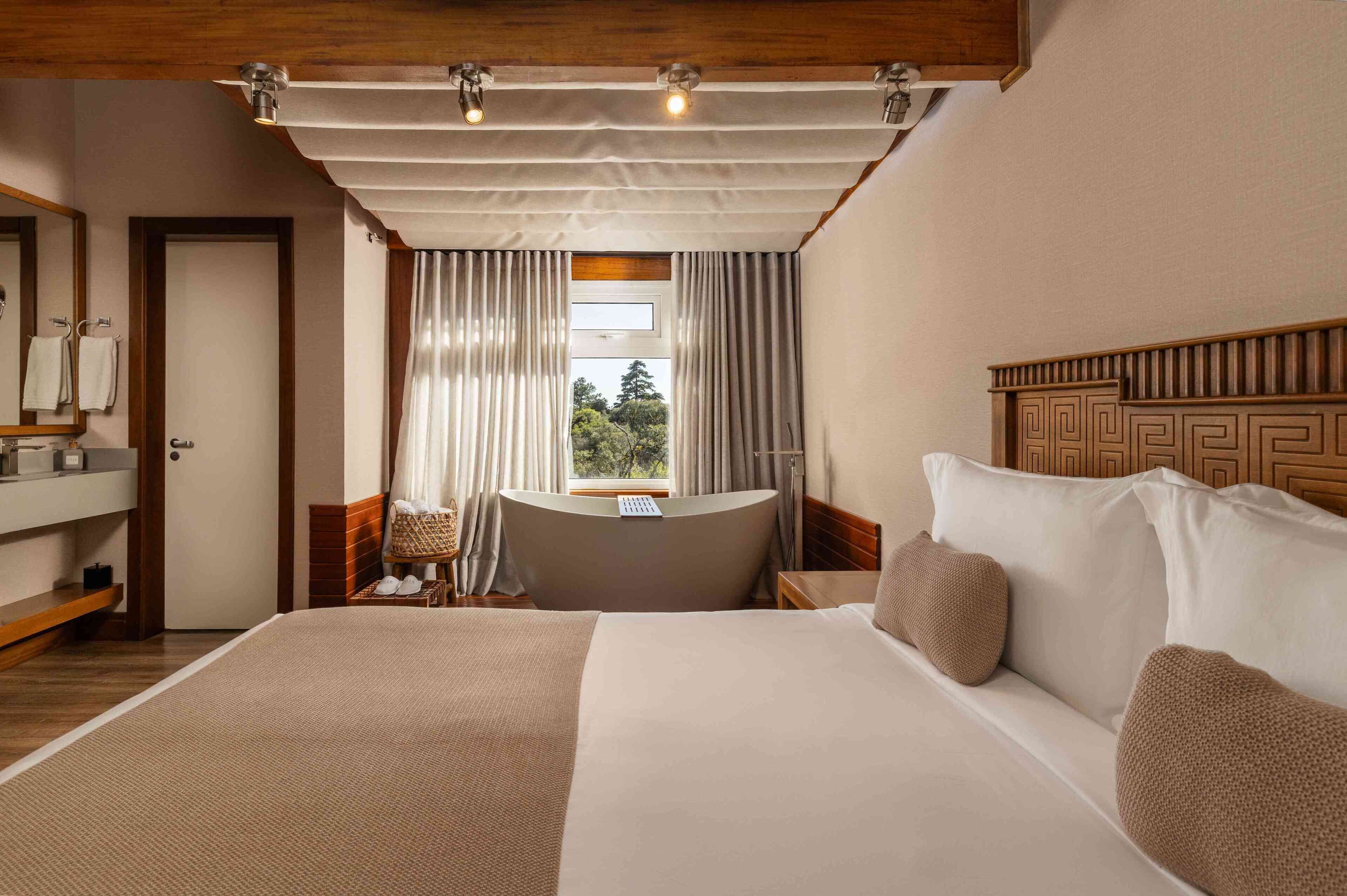 Romantic Suite, 1 Queen Bed | 1 bedroom, premium bedding, minibar, in-room safe