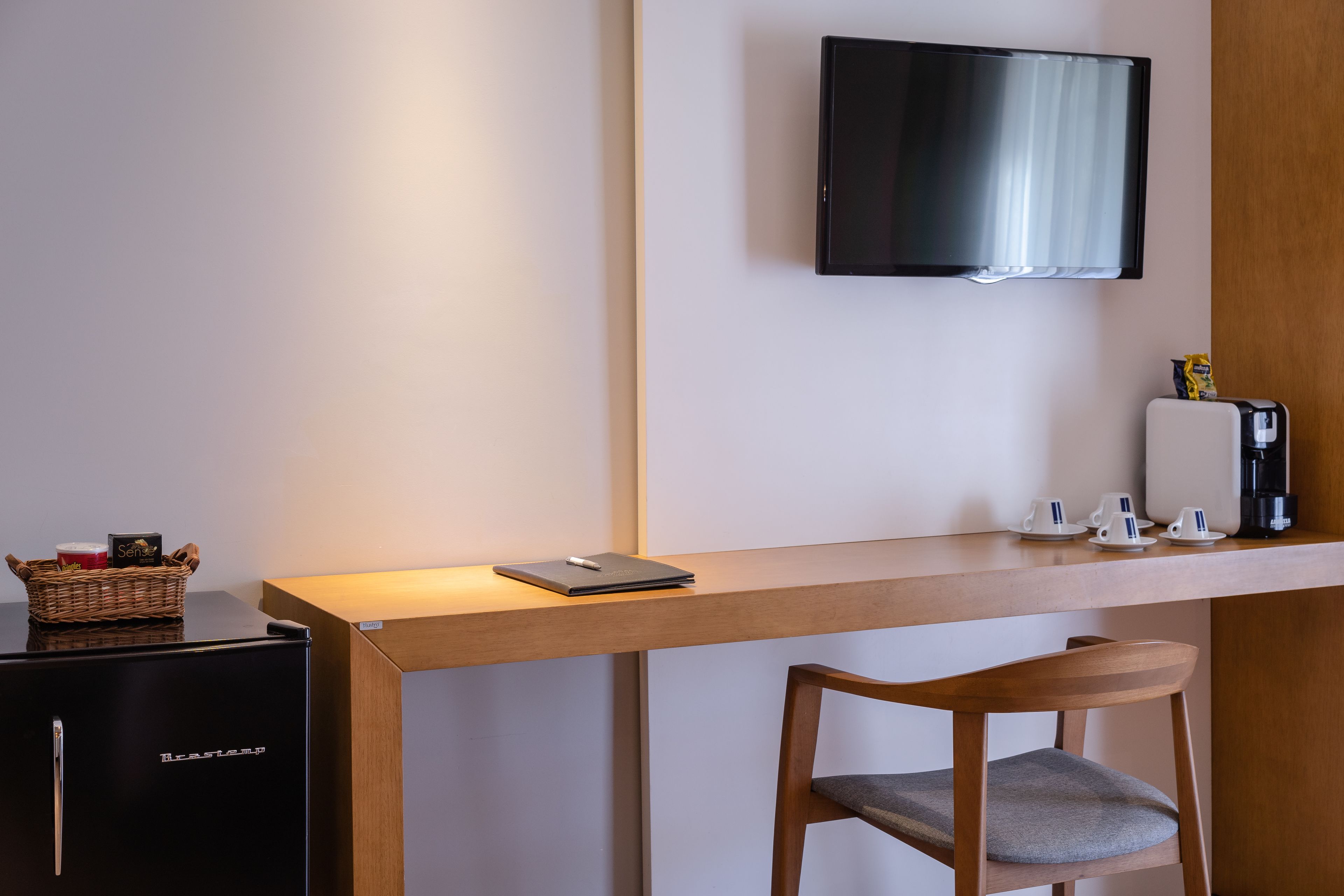 1 bedroom, premium bedding, minibar, in-room safe