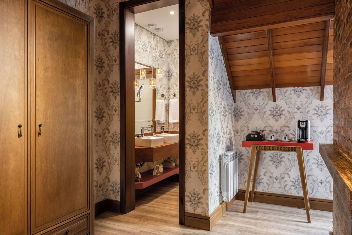 panoramic suite, 1 king bed | 1 bedroom, premium bedding, minibar, in-room safe