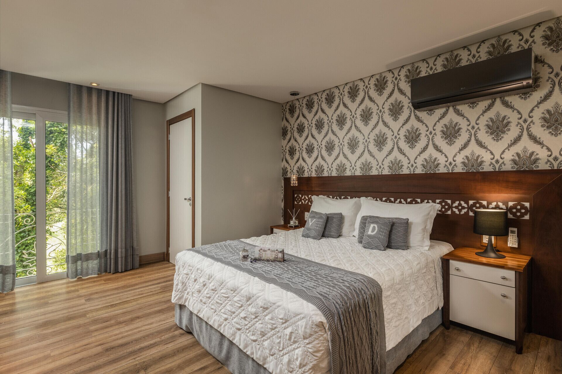 1 bedroom, premium bedding, minibar, in-room safe