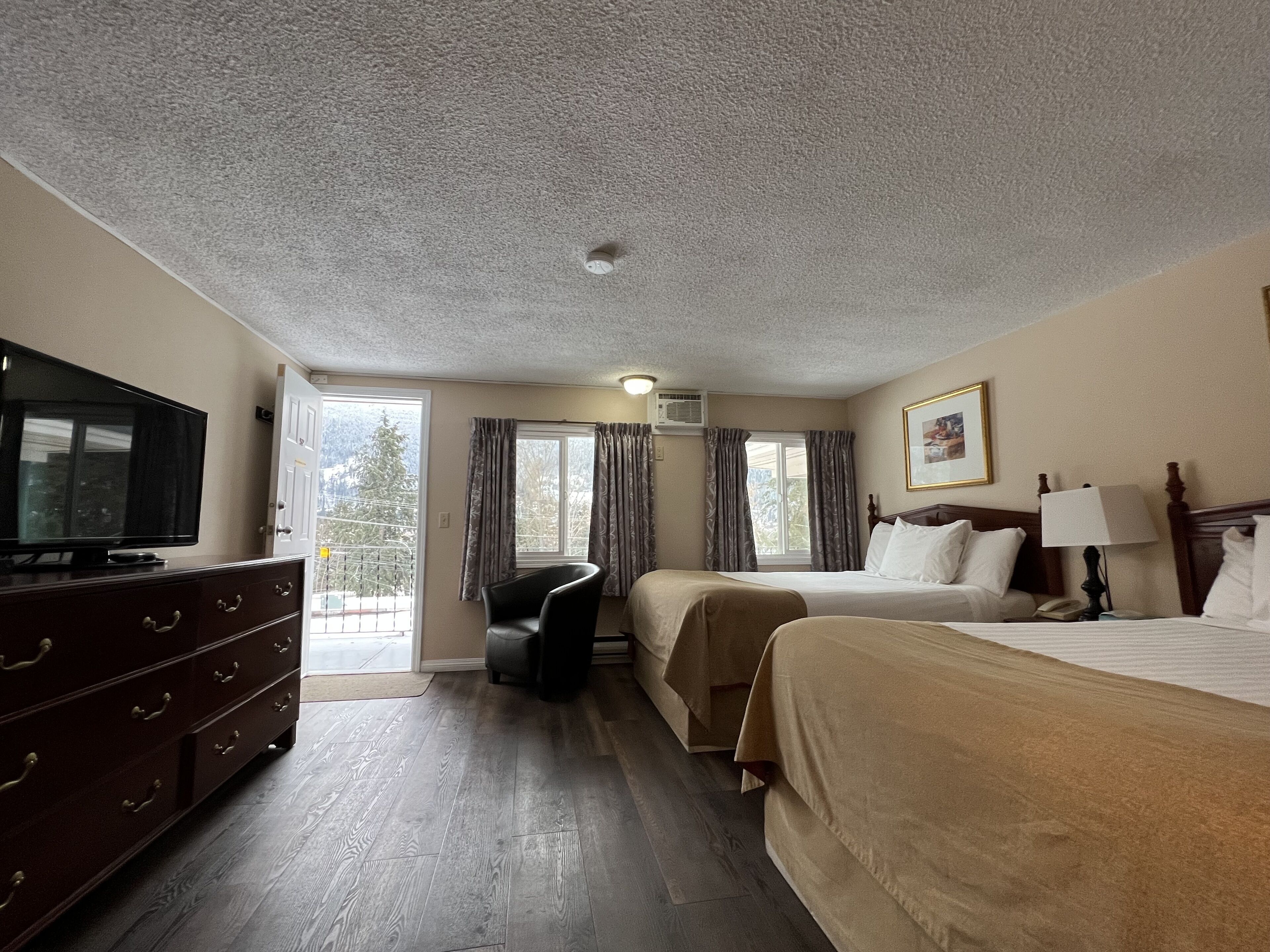 Double Room, 2 Double Beds