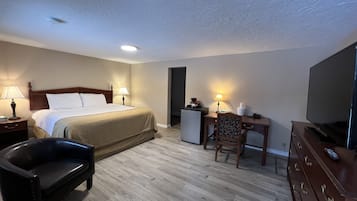 2 bedrooms, desk, free WiFi, bed sheets