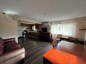 家庭公寓 | 起居区 | 等离子电视