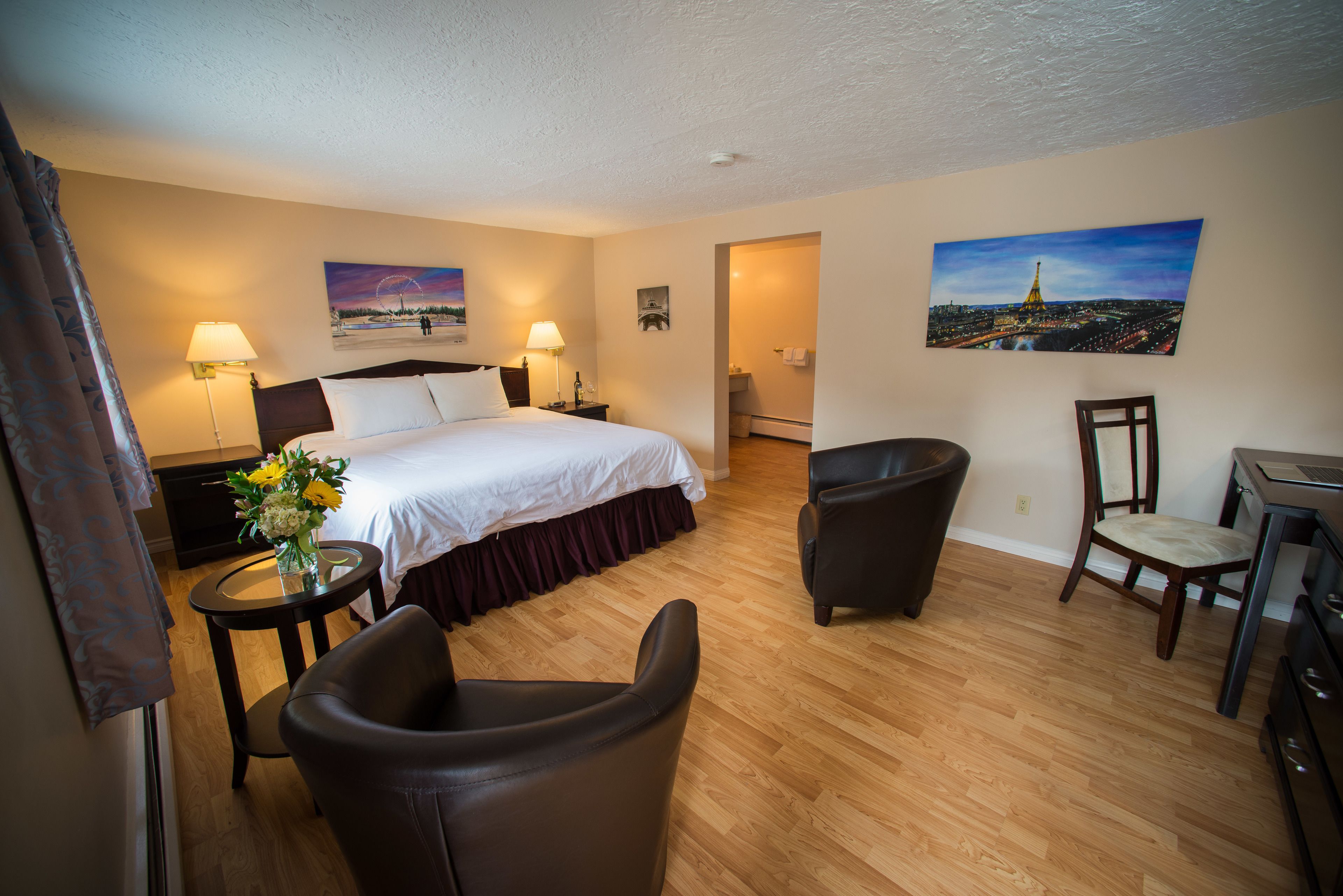 Quarto standard, 1 cama King | Escrivaninha, Wi-Fi de cortesia, roupa de cama