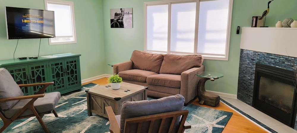 Beachside Inn by null