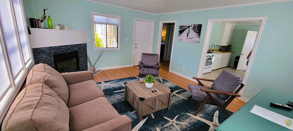 Beachside Inn by null