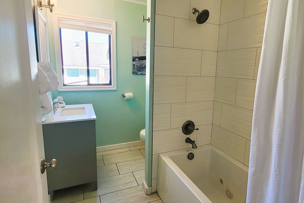 Beachside Inn by null