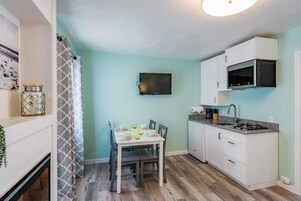 Comfort Studio Suite, 2 Queen Beds, Non Smoking, Kitchenette | Premium bedding, free WiFi, bed sheets