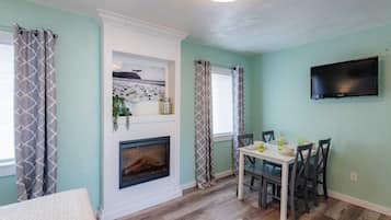 Comfort Studio Suite, 2 Queen Beds, Non Smoking, Kitchenette | Premium bedding, free WiFi, bed sheets