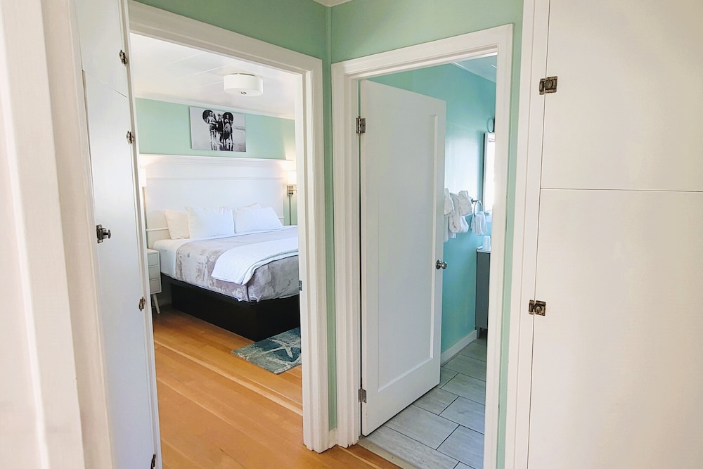 Beachside Inn by null