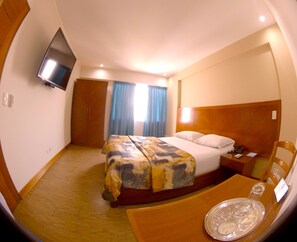 Executive Room, 1 Queen Bed | 1 bedroom, blackout drapes, iron/ironing board, free WiFi