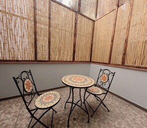Blackout curtains, iron/ironing board, free WiFi, bed sheets - Hotel Esencia Suites (Lima)