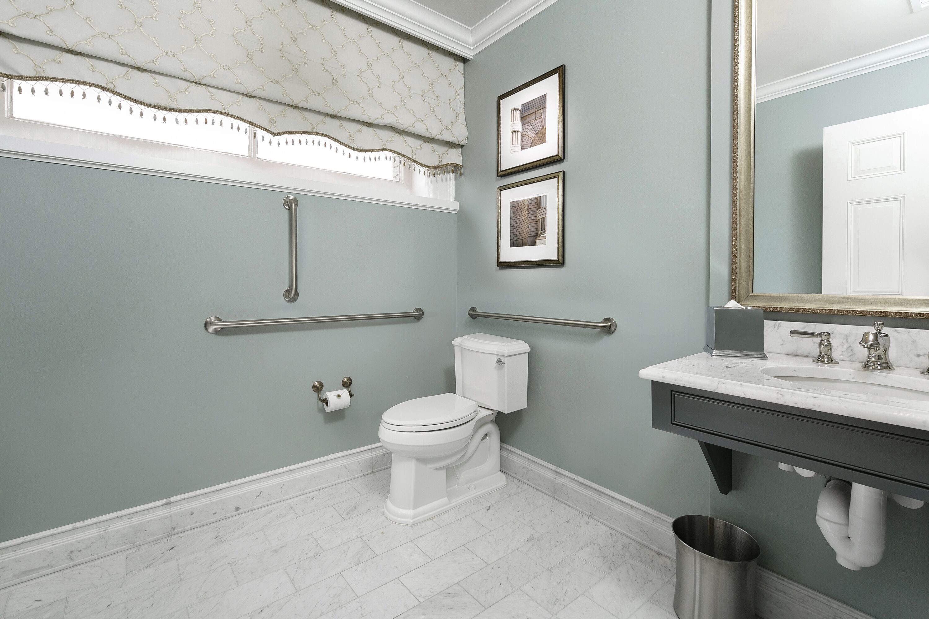 Egyptian cotton sheets, premium bedding, in-room safe, desk