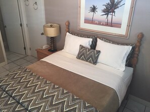 Standard-huone, 1 keskisuuri parisänky (Room 103) | 1 makuuhuone, silitysrauta/-lauta, ilmainen Wi-Fi, vuodevaatteet