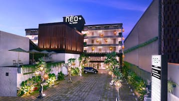 Front of property - evening/night