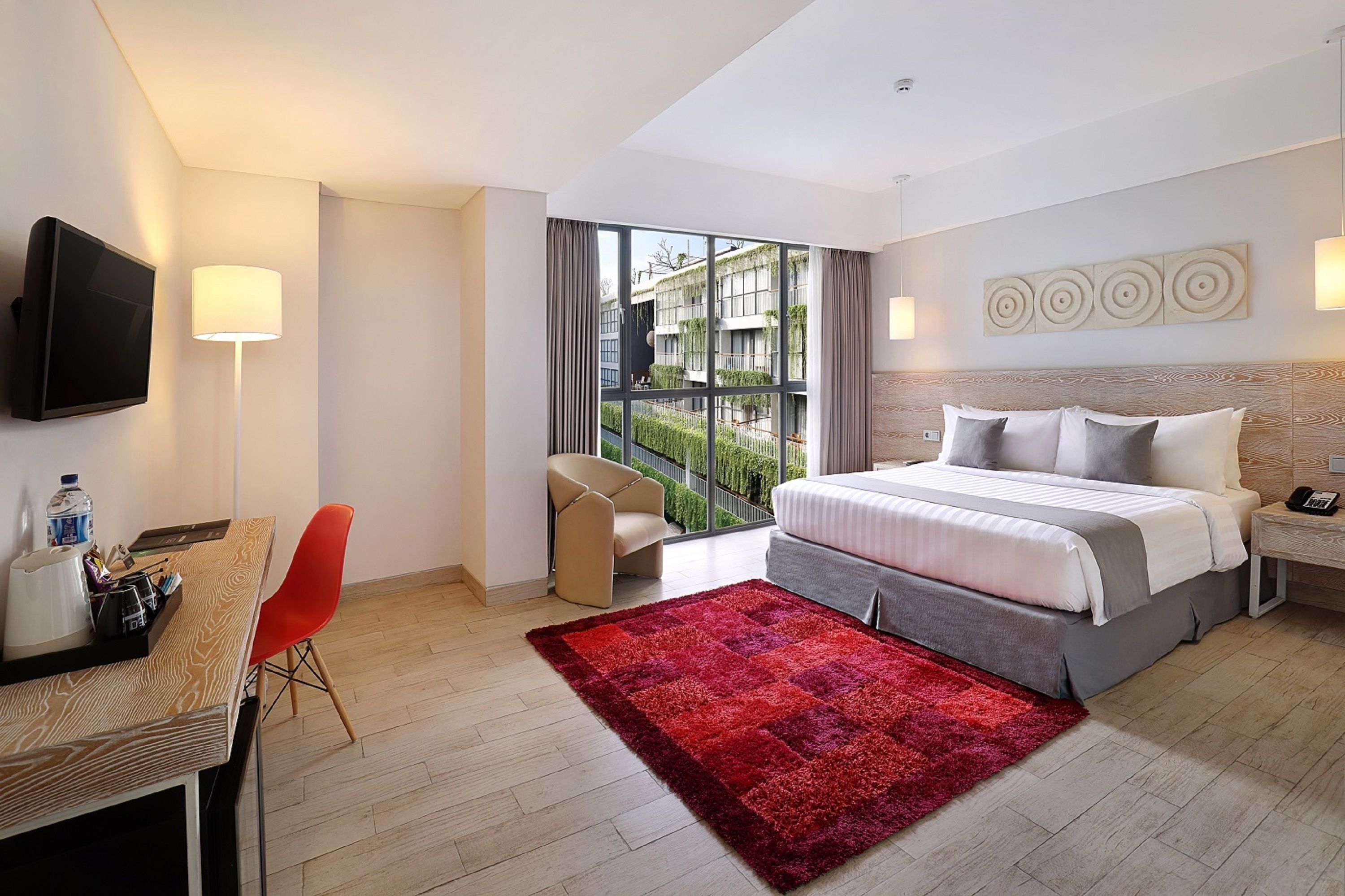 deluxe double room | 1 bedroom, minibar, in-room safe, desk