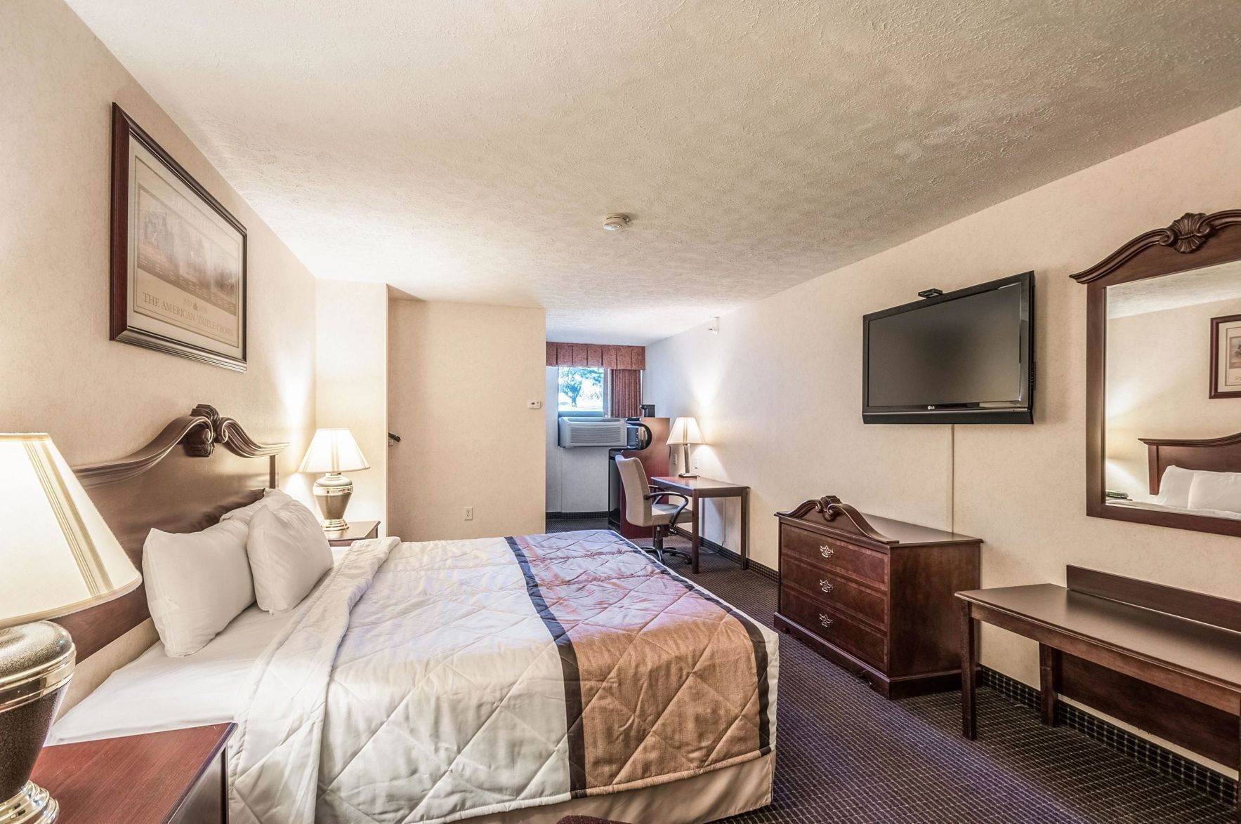 Desk, iron/ironing board, rollaway beds, free WiFi