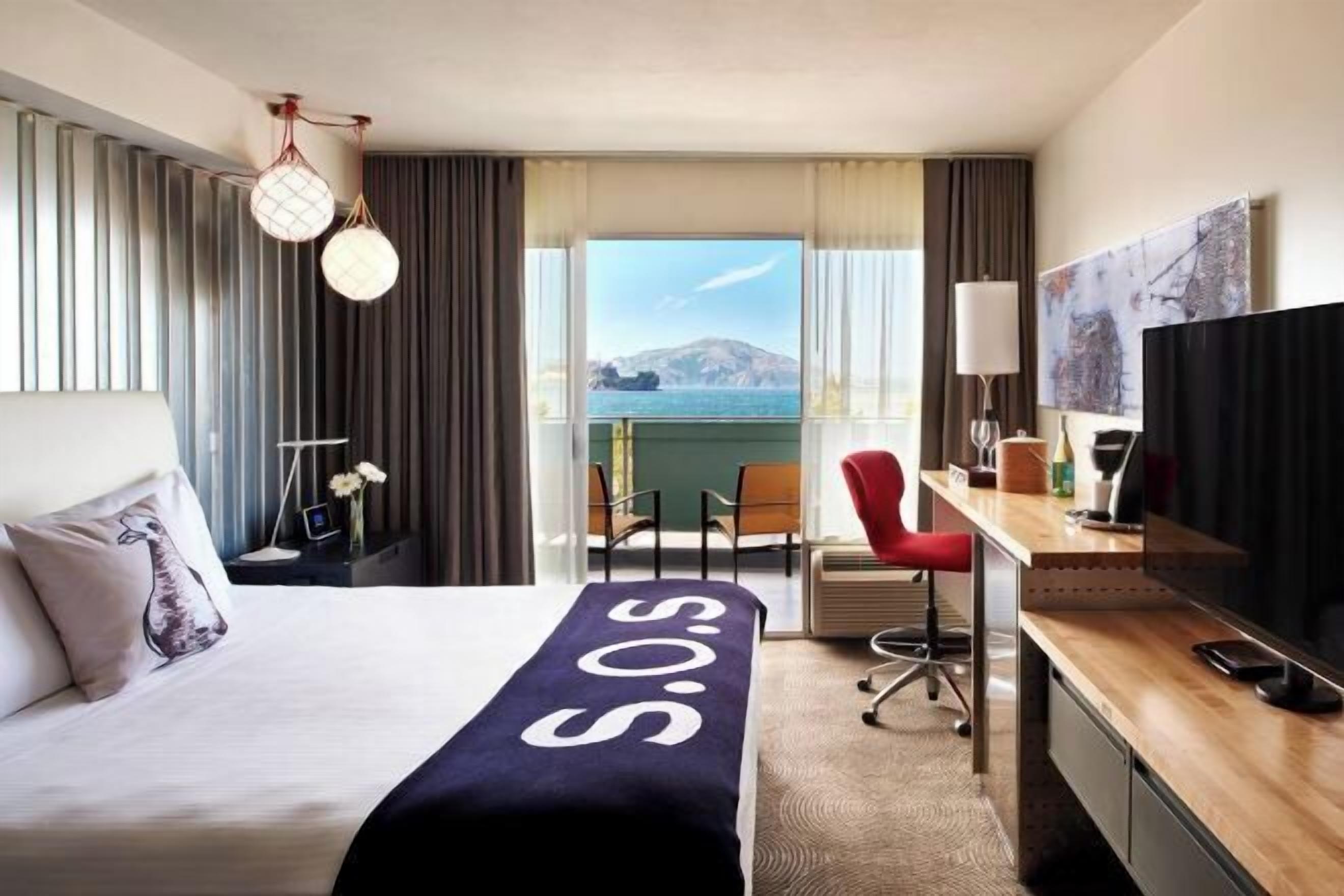 Ropa de cama de alta calidad y camas con pillow-top 