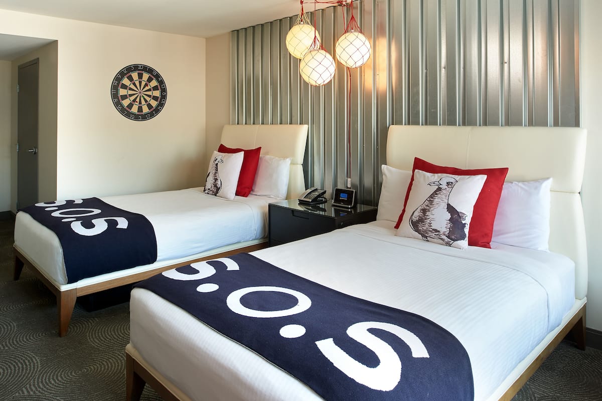 premium bedding, pillow-top beds, in-room safe, desk