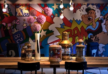 Sitting area in hotel lobby at Hotel Zephyr San Francisco