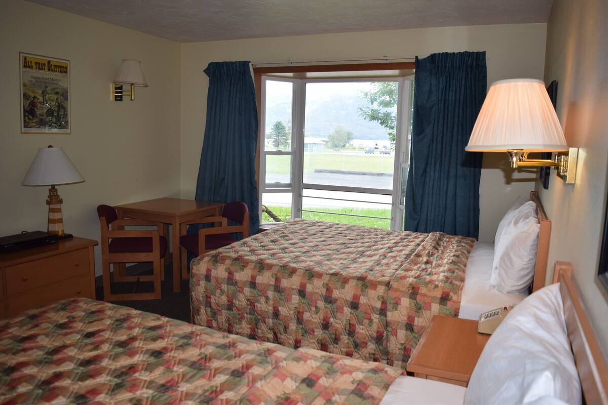 Standard Double Room, 2 Queen Beds, Accessible | WiFi (free), bed sheets