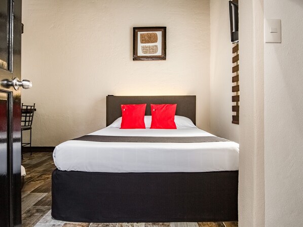 Iron/ironing board, free WiFi, bed sheets