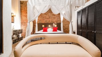 Habitación doble Deluxe | Tabla de planchar con plancha, wifi gratis y ropa de cama