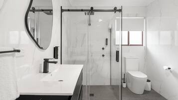 Premium Villa | Bathroom
