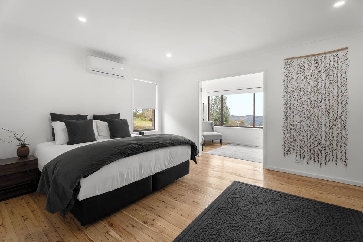 Premium Villa | Hypo-allergenic bedding, laptop workspace, blackout curtains