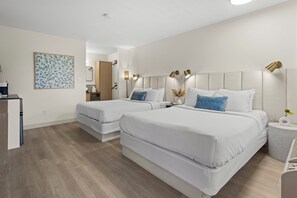 Estudio, 2 camas de matrimonio, frigorífico y microondas | Ropa de cama de alta calidad, minibar, cortinas opacas