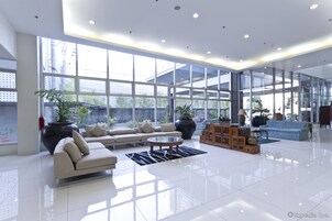 로비 좌석 공간