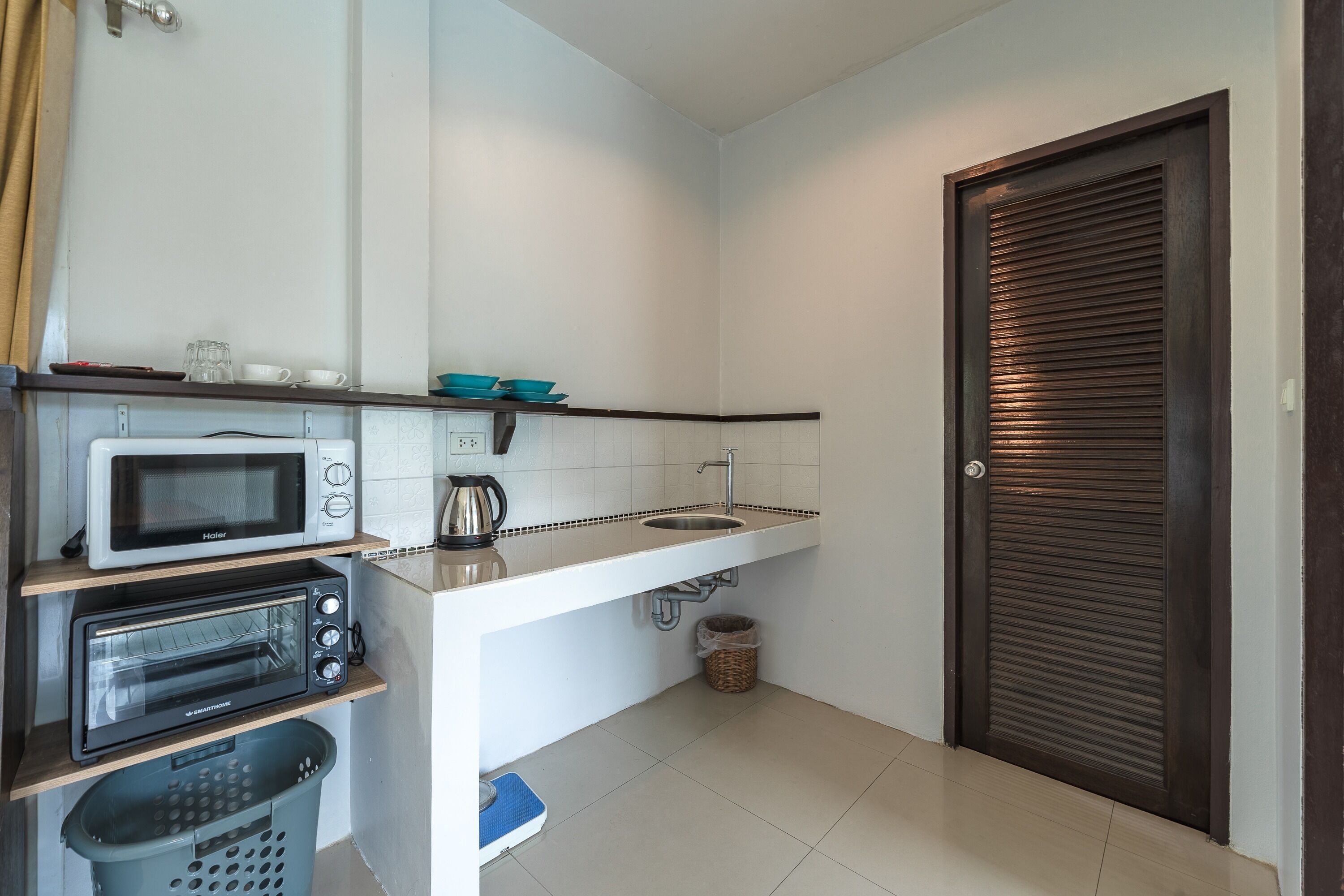 in-room safe, desk, free wifi, bed sheets