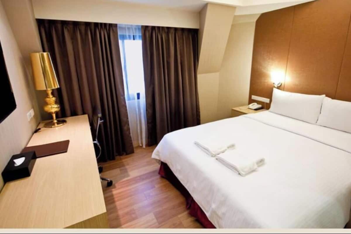 In-room safe, desk, blackout drapes, soundproofing