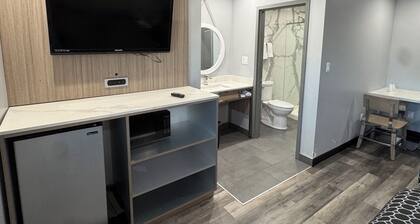 Bronco Motel South Central