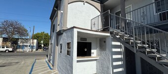 Bronco Motel South Central