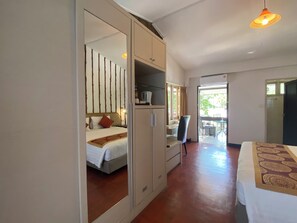 Superior Room, Pool View