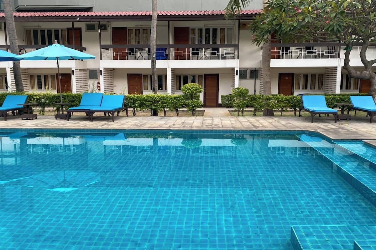 Minibar, in-room safe, desk, free WiFi