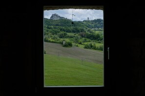 Deluxe tweepersoonskamer, uitzicht op heuvels | Uitzicht vanuit de kamer