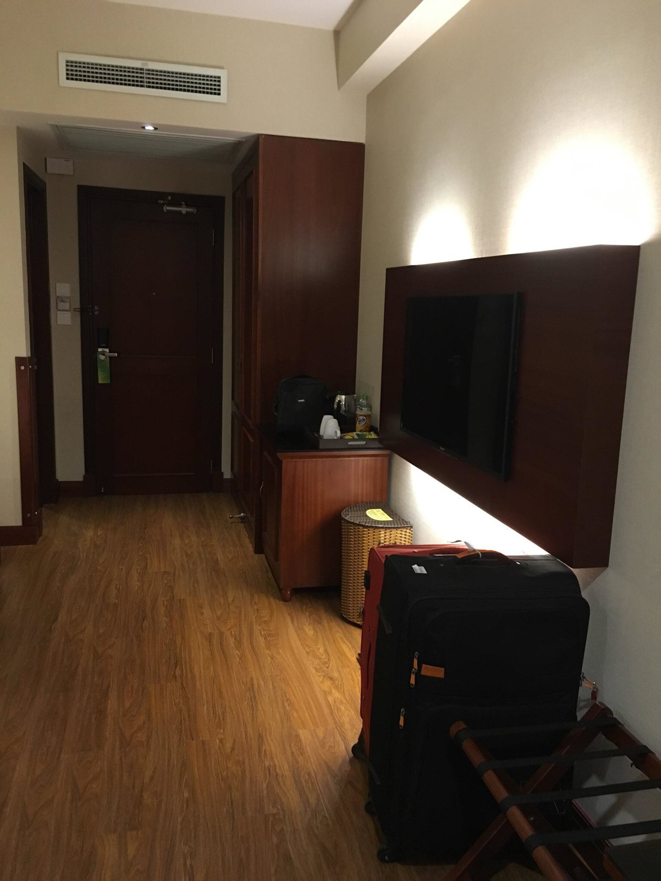 1 bedroom, premium bedding, minibar, in-room safe
