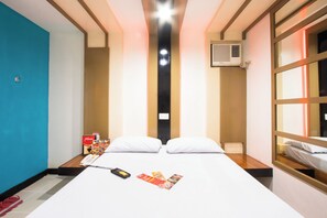 Habitació Deluxe, 1 llit de matrimoni | Wifi gratuïta i roba de llit
