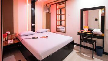 Quarto luxo, 1 cama Queen | Wi-Fi de cortesia, roupa de cama