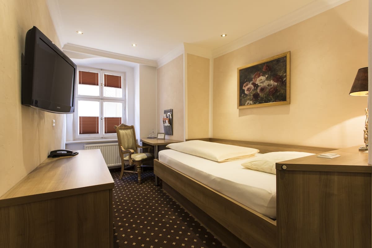 SÀngtillbehör av högsta kvalitet och minibar
