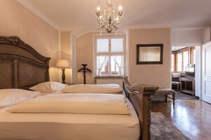 Ropa de cama de alta calidad y minibar