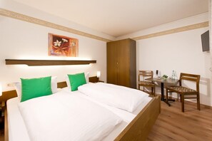 Standard Double Room, 1 Double Bed | In-room safe, soundproofing, free WiFi - Ellenzer Goldbäumchen (Ellenz-Poltersdorf)