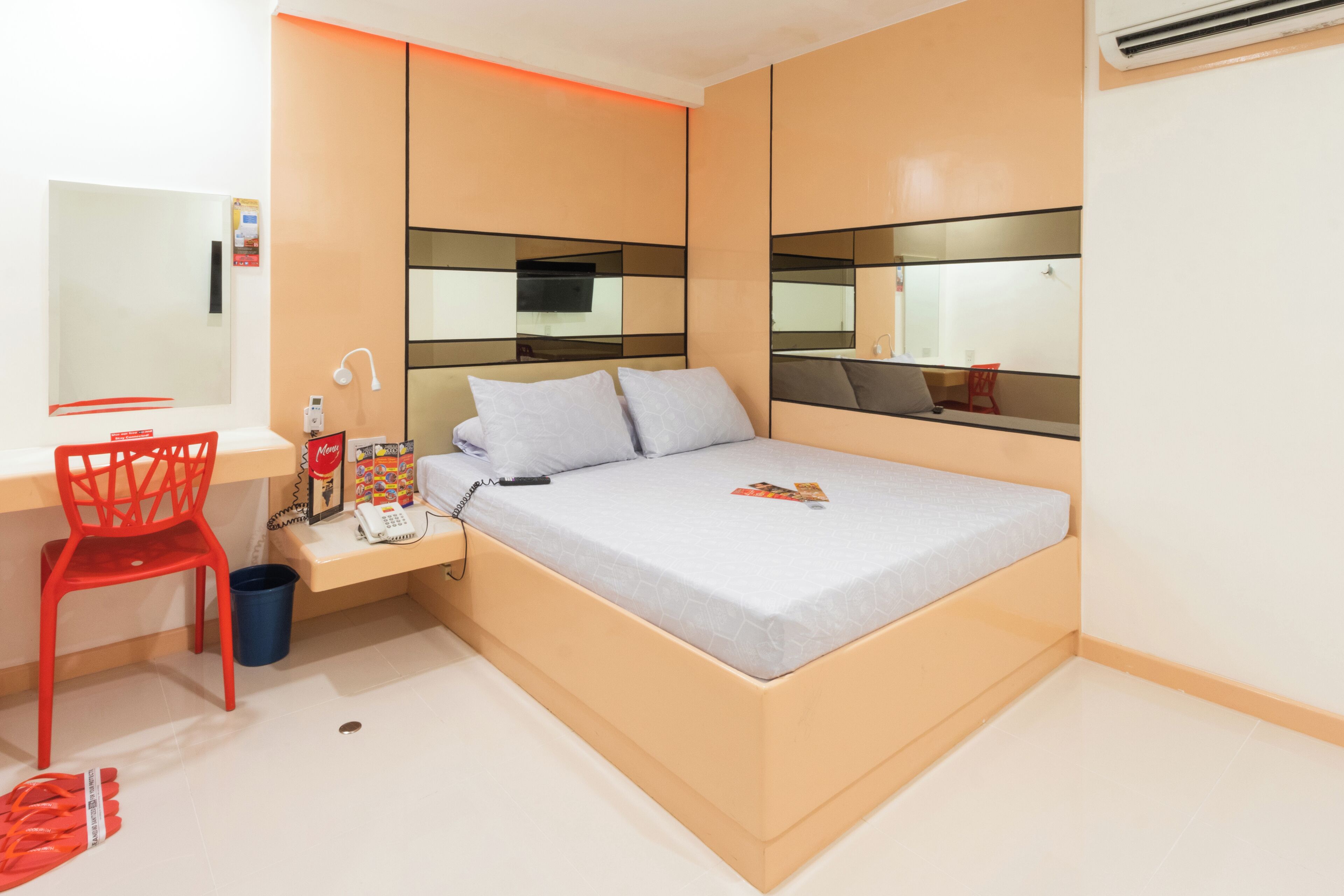 Executive kamer, 1 queensize bed | Een bureau, gratis wifi