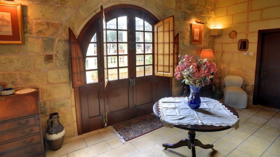 Ta' Bertu Host Family Bed & Breakfast