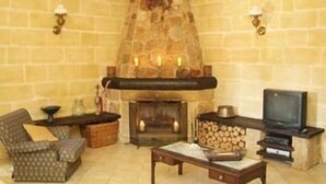Fireplace - Ta' Bertu Host Family Bed & Breakfast (Zurrieq)