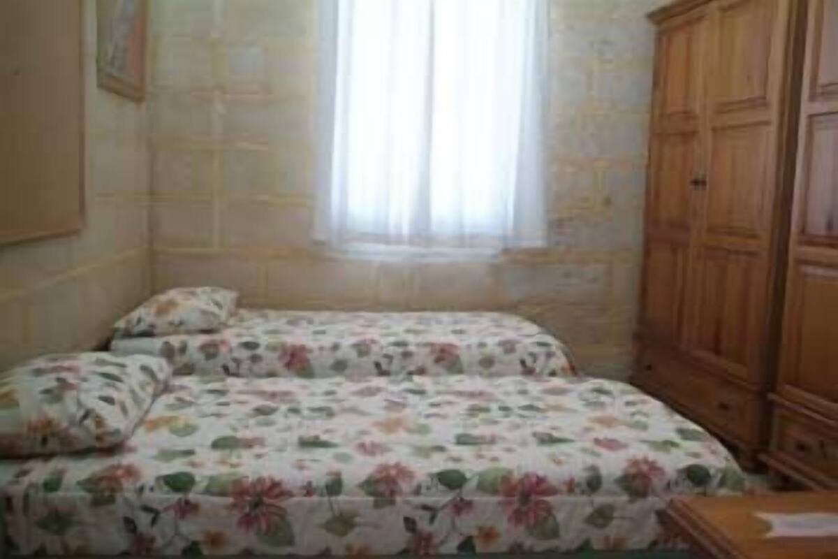 Phòng đôi tiện nghi đơn giản, phòng tắm dùng chung, quang cảnh vườn (Room n° 1) | Màn/rèm cản sáng, nôi (giường cho trẻ sơ sinh) miễn phí 