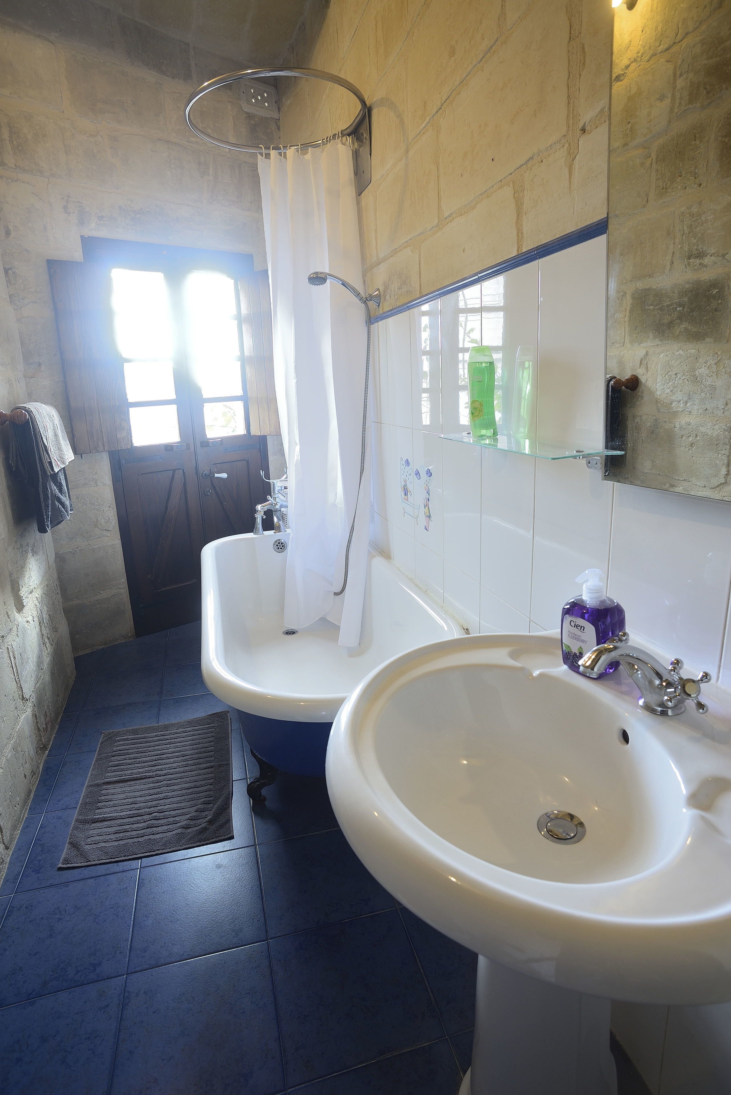 Photo - The Burrow Guest House