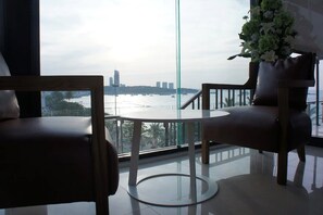 View from property - Serenotel Pattaya Beach Front (Pattaya)